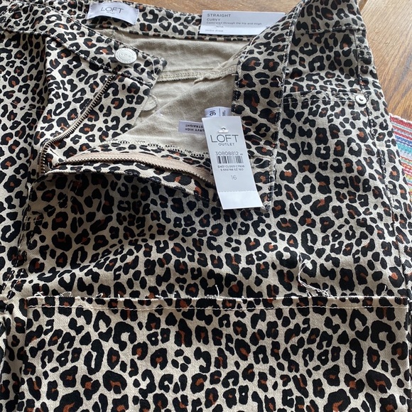 Leopard Print Pants. NWT. Straight Leg, Curvy. SZ 16 - Picture 4 of 4